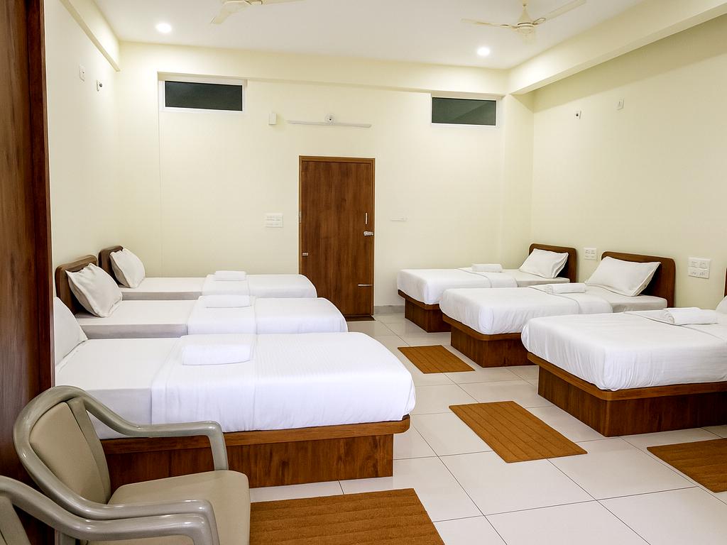 6 Bed Family Room, Savi Service Apartments