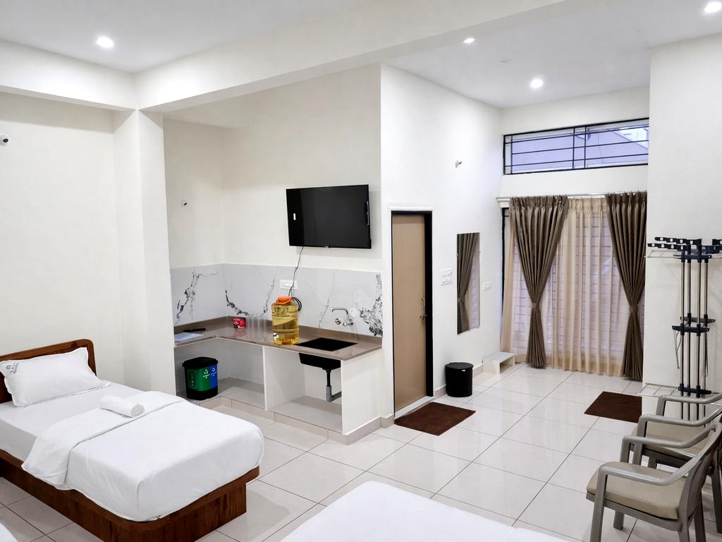 6 Bed Family Room, Savi Service Apartments