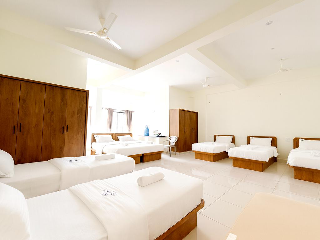 8 Bed Family Room, Savi Service Apartments