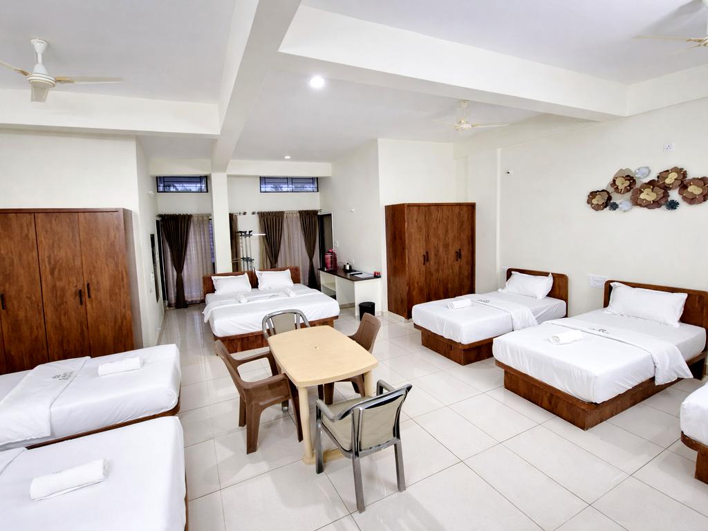 8 Bed Family Room, Savi Service Apartments